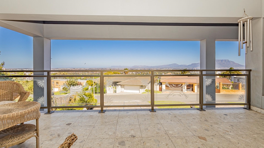 7 Bedroom Property for Sale in Plattekloof Western Cape